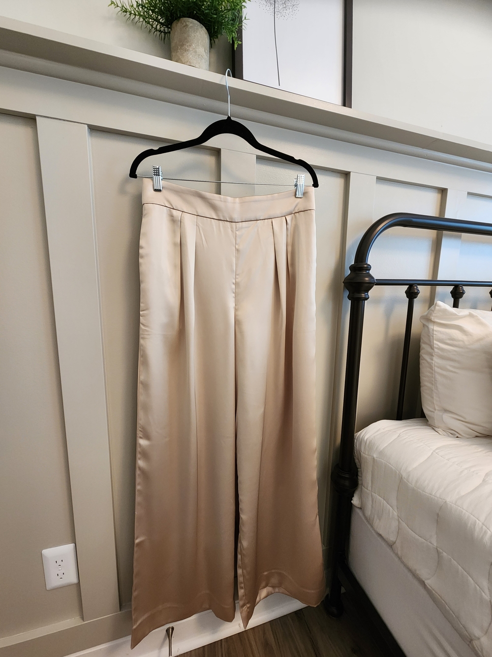 Banana Republic Satin Wide-Leg Pants in Champagne Beige